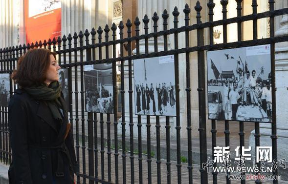 （XHDW）（2）&ldquo;中法友誼五十年&rdquo;圖片展在巴黎舉行