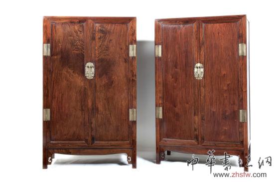 明或清前期 黃花梨大方角柜成對(duì) 2014中國(guó)嘉德至美生活系列展