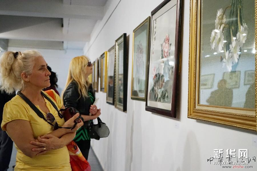 中國刺繡展和美麗河北圖片展在波蘭華沙開幕 (新華網(wǎng))中國刺繡展和美麗河北圖片展在波蘭華沙開幕