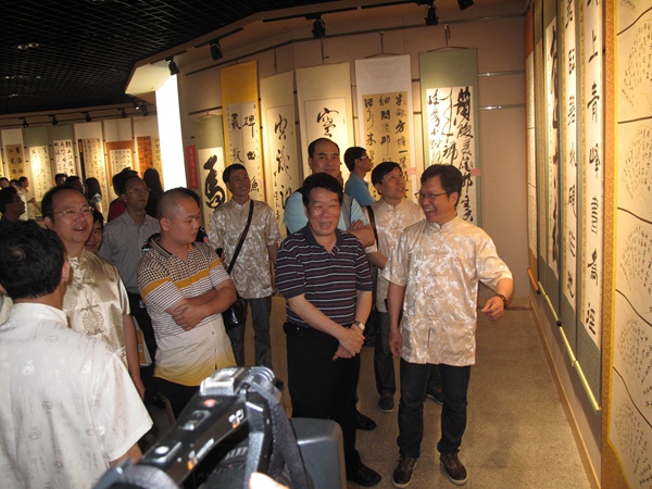 珠海·茂名書(shū)法聯(lián)展在珠海市圖書(shū)館開(kāi)幕