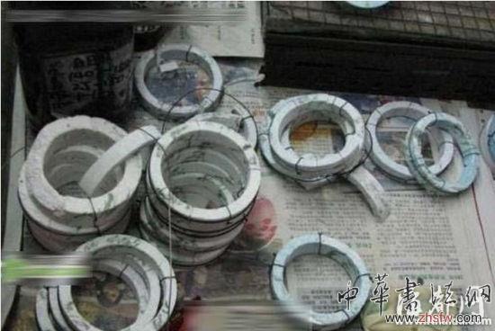 還未處理的沒有水頭顏色的石料