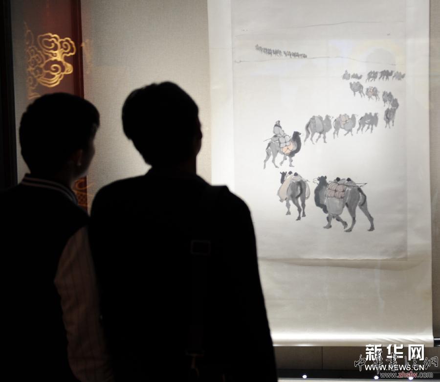 （晚報(bào)）吳作人繪畫作品《駝隊(duì)》在黑龍江展出