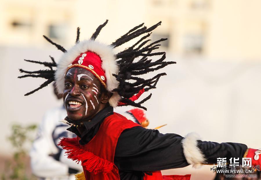 第六屆非洲民族傳統(tǒng)藝術(shù)節(jié)在塞內(nèi)加爾開幕 圖 (國際)(1)第六屆非洲民族傳統(tǒng)藝術(shù)節(jié)在塞內(nèi)加爾開幕