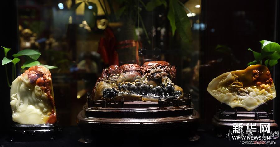 （晚報(bào)）（4）特色石頭亮相中國(guó)（沈陽(yáng)）古玩藝術(shù)品博覽會(huì)