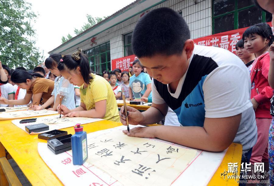 （社會(huì)）（3）河北香河舉辦鄉(xiāng)村校園文化藝術(shù)節(jié)