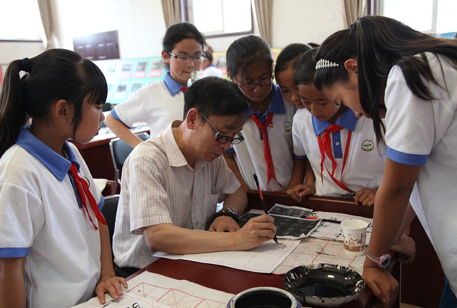 天津書協(xié)開展志愿者服務(wù)活動