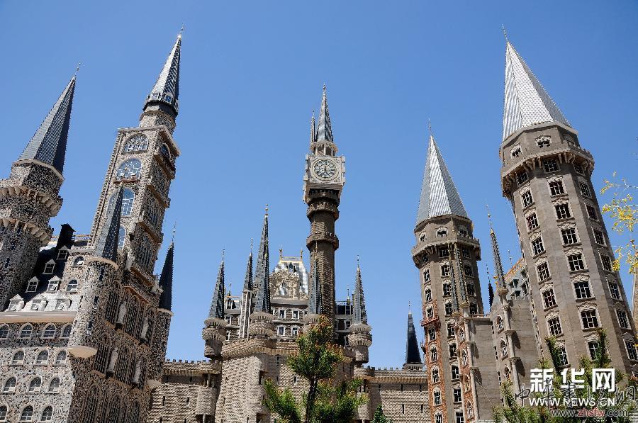 石家莊一高校建筑酷似《哈利波特》魔法學(xué)校引熱議 #(晚報(bào))(2)石家莊一高校建筑酷似《哈利波特》魔法學(xué)校引網(wǎng)絡(luò)熱議