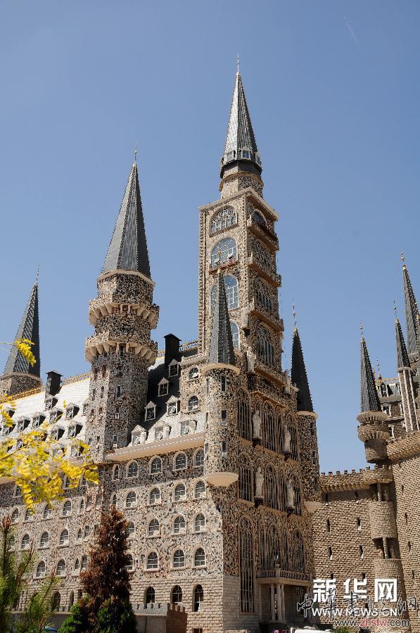 #（晚報）（4）石家莊一高校建筑酷似《哈利波特》魔法學(xué)校引網(wǎng)絡(luò)熱議