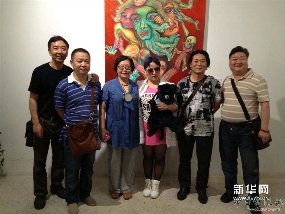     靈魂之軀——藝術(shù)家尋魂之旅南京站在藥藝術(shù)館開幕現(xiàn)場。
    當下價值觀混亂的社會，藝術(shù)創(chuàng)造性力量的釋放和源動力正是來源不同方向的“探索”，而其中關(guān)于“靈魂”為主題的討論將成為當下藝術(shù)的趨勢，甚至可預測的是會觸及藝術(shù)生態(tài)端的核心構(gòu)造。