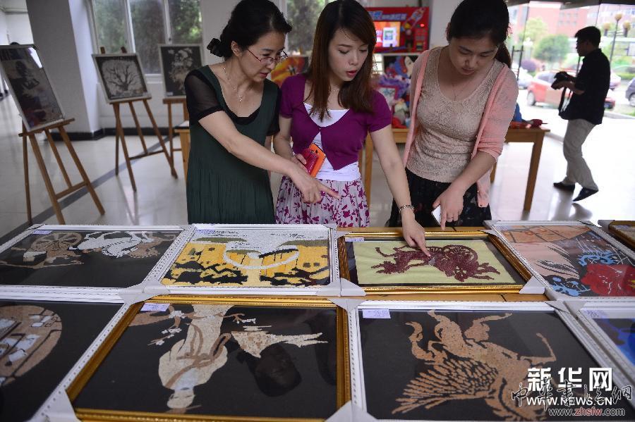 （社會）（3）&ldquo;老師&rdquo;手工畫 送給山里娃