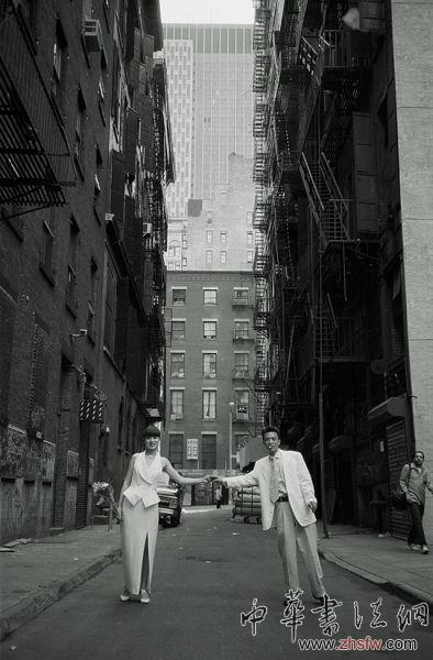 1993 年，劉小東、喻紅結(jié)婚，倪軍拍攝