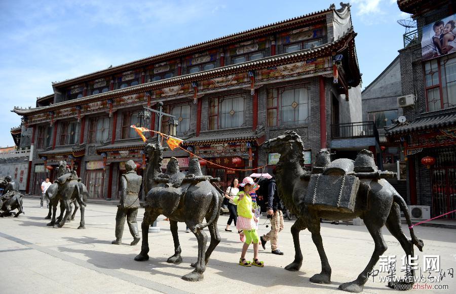 （社會(huì)）（2）包頭：端午廟會(huì)風(fēng)韻濃