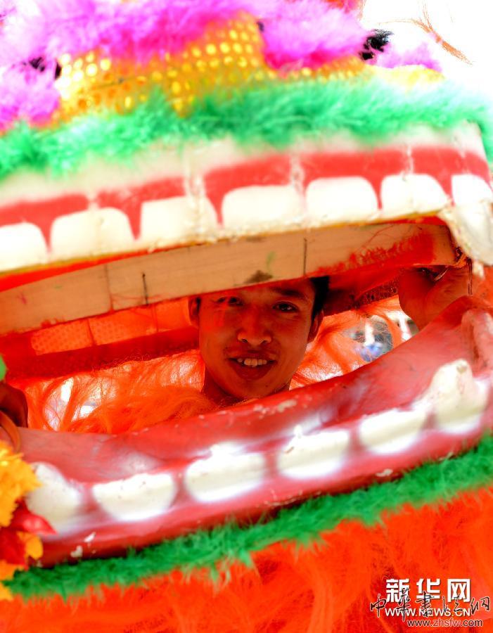 （社會(huì)）（3）包頭：端午廟會(huì)風(fēng)韻濃