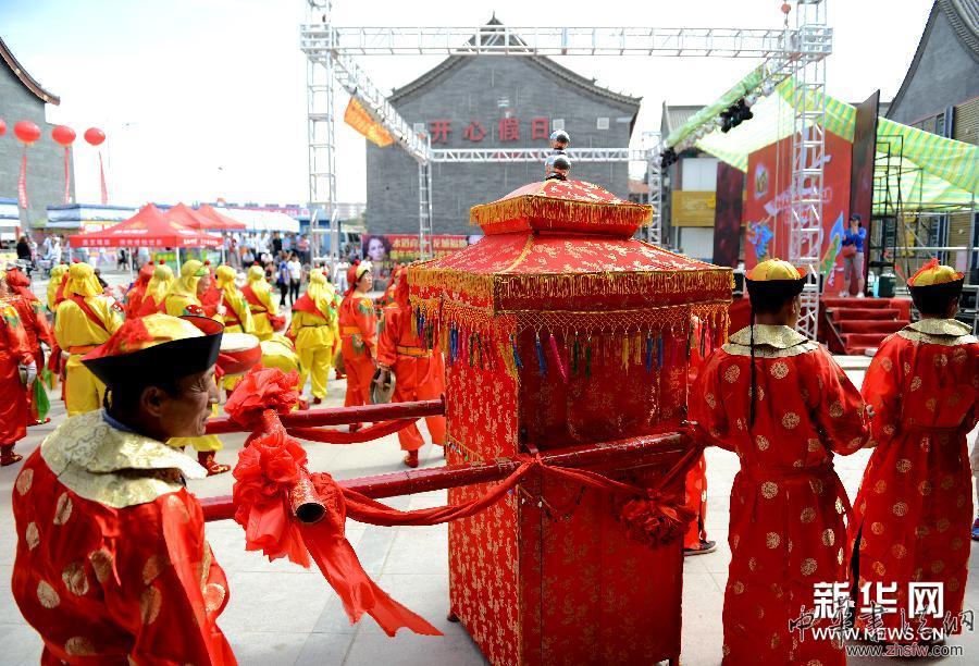 （社會）（1）包頭：端午廟會風(fēng)韻濃