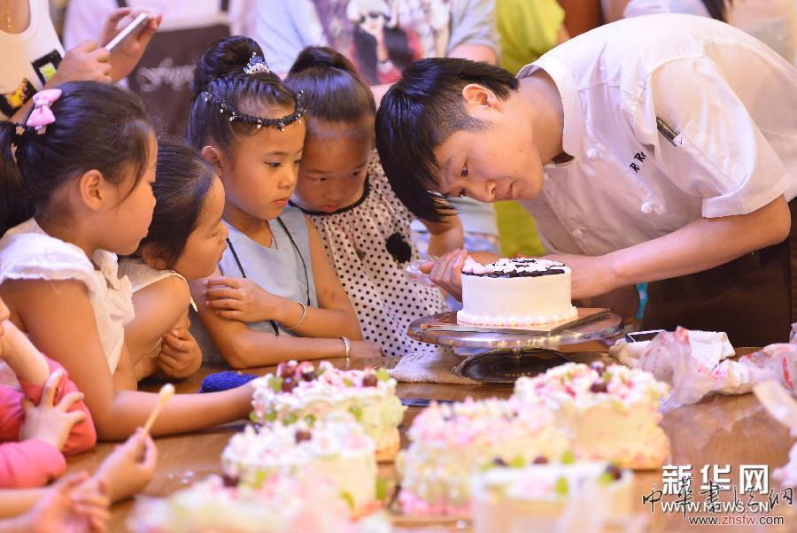 學技能 迎“六一” 組圖 #(社會)(3)學技能 迎“六一”