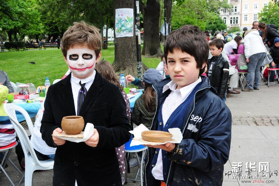 索非亞舉辦“六一”兒童游園會 組圖 (國際)(3)索非亞舉辦“六一”兒童游園會