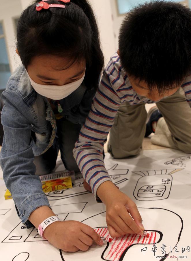 （&ldquo;六一&rdquo;兒童節(jié)）（2）上海：陪小病友過&ldquo;六一&rdquo;　共繪&ldquo;我心中的兒童醫(yī)院&rdquo; 