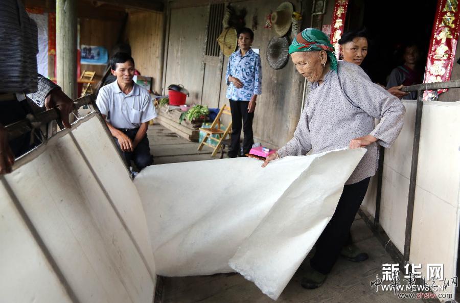 #（社會）（3）貴州瑤寨手工棉紙作坊漸有生機(jī)