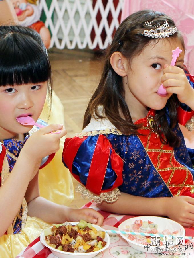 （晚報(bào)）（2）42位&ldquo;公主&rdquo;從迪士尼公主心靈學(xué)院畢業(yè)