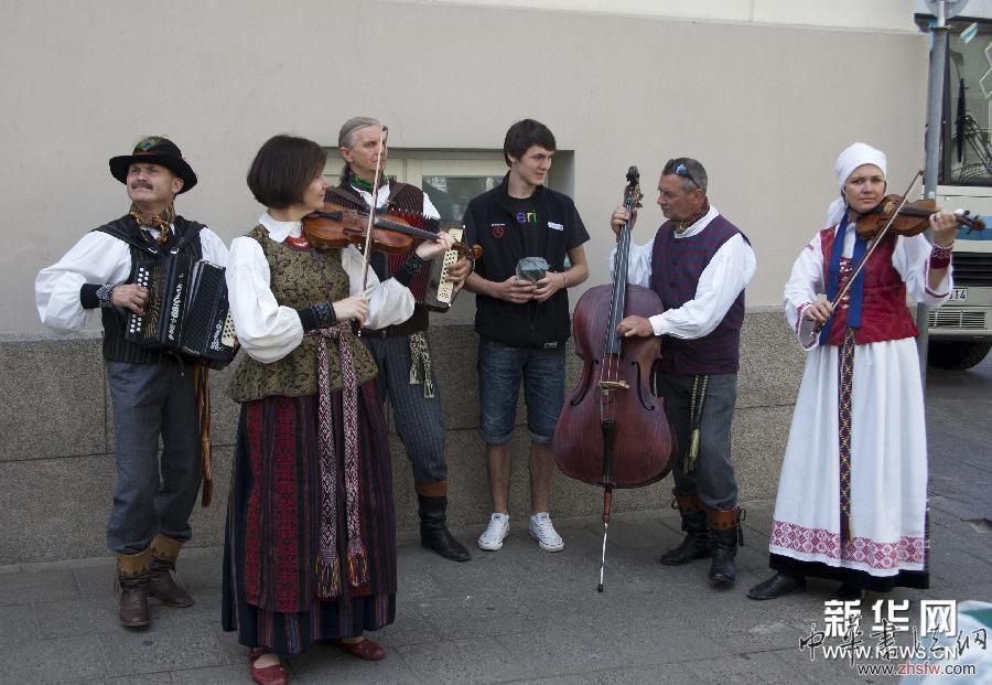 （XHDW）（1）立陶宛舉辦國際民俗藝術(shù)節(jié)