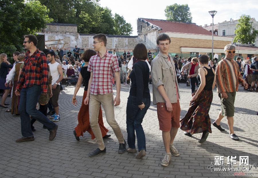 （XHDW）（5）立陶宛舉辦國際民俗藝術節(jié)