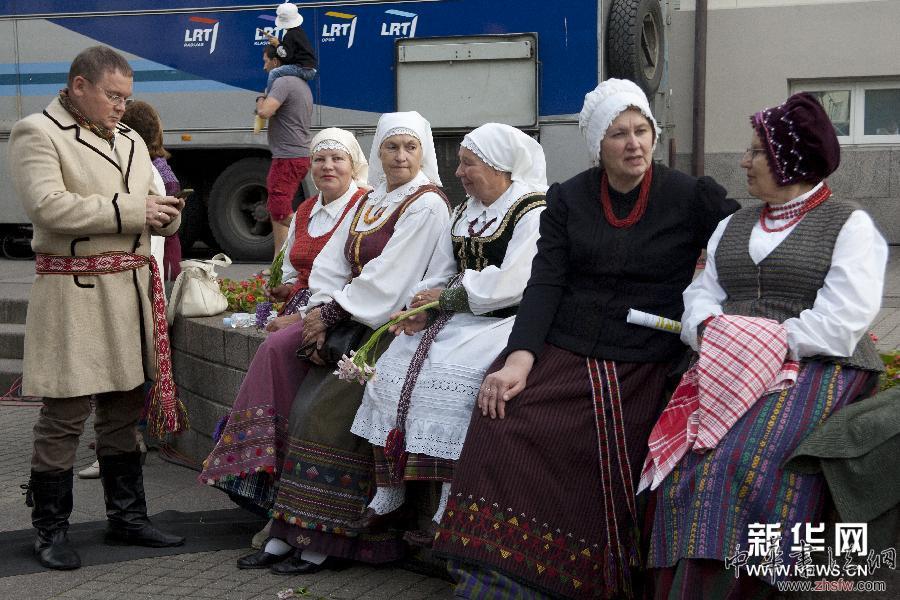 （XHDW）（7）立陶宛舉辦國(guó)際民俗藝術(shù)節(jié)