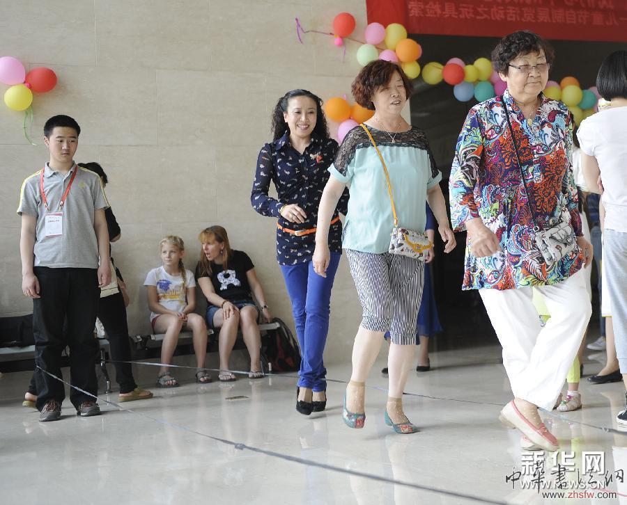 （晚報(bào)）（3）呼和浩特：博物院里慶&ldquo;六一&rdquo;