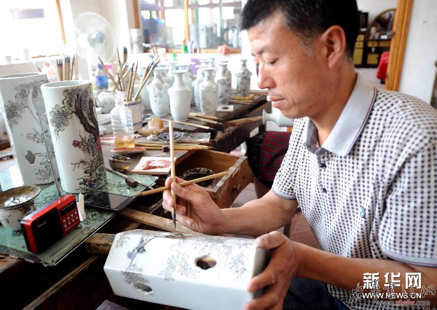 （經濟）（3）河北霸州：仿古瓷工藝辟出農民致富路