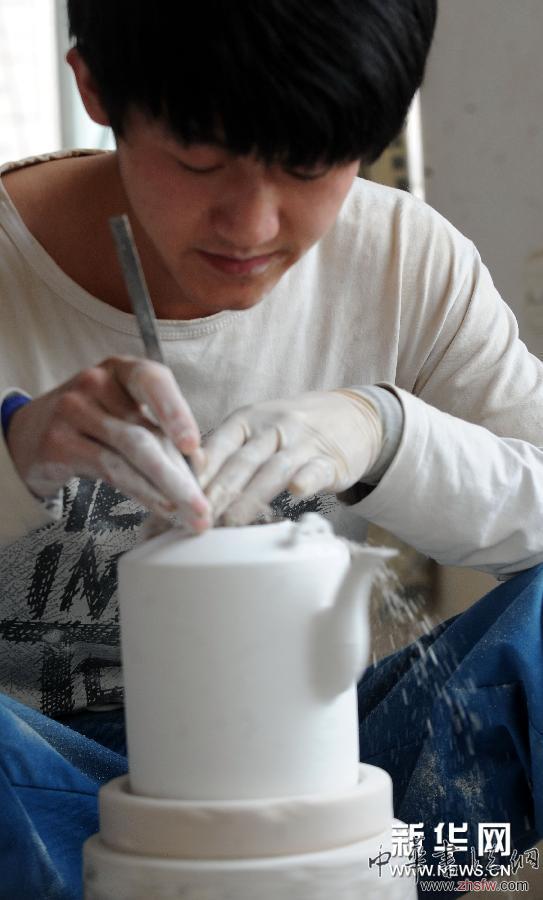 （經(jīng)濟(jì)）（2）河北霸州：仿古瓷工藝辟出農(nóng)民致富路