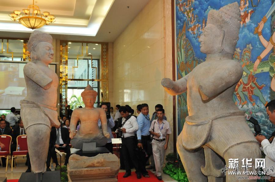 （國(guó)際）（2）柬埔寨舉行儀式歡迎被掠奪石像文物回歸