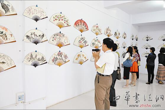 劉石營百幅扇面畫展在故城畫院舉行 組圖