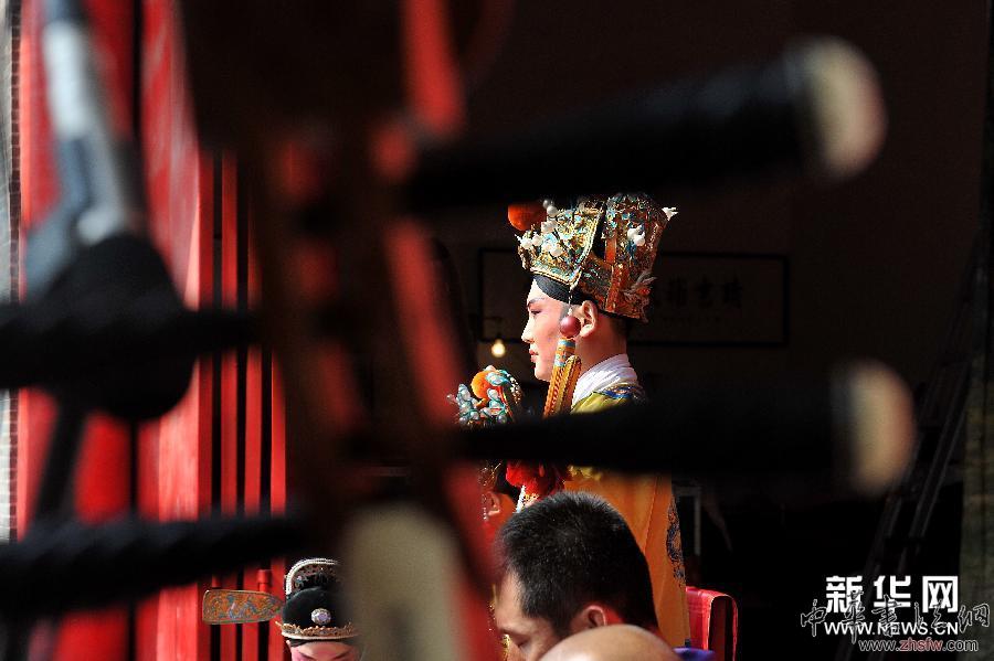 山西晉劇“非遺”展演迎文化遺產(chǎn)日 組圖 (晚報)(1)山西晉劇“非遺”展演迎文化遺產(chǎn)日