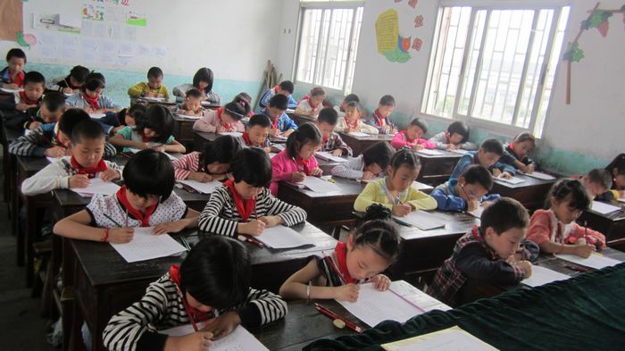 嵊州市二年級(jí)學(xué)生參加規(guī)范漢字硬筆書(shū)法比賽