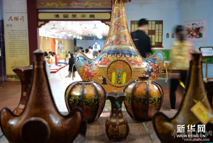 呼和浩特非遺傳習(xí)展示館正式開(kāi)放 組圖 (文化)(1)呼和浩特非遺傳習(xí)展示館正式開(kāi)放