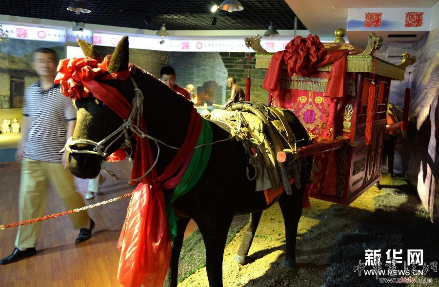 呼和浩特非遺傳習(xí)展示館正式開(kāi)放 組圖 (文化)(2)呼和浩特非遺傳習(xí)展示館正式開(kāi)放