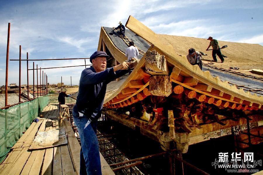 河北蔚縣暖泉鎮(zhèn)古建筑進行保護性維修 組圖 (社會)(3)河北蔚縣暖泉鎮(zhèn)古建筑進行保護性維修