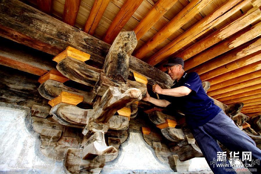 河北蔚縣暖泉鎮(zhèn)古建筑進行保護性維修 組圖 (社會)(2)河北蔚縣暖泉鎮(zhèn)古建筑進行保護性維修