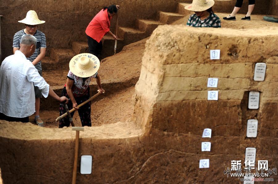 安徽凌家灘環(huán)壕遺址啟動二次發(fā)掘 組圖 (文化)(2)安徽凌家灘環(huán)壕遺址啟動二次發(fā)掘