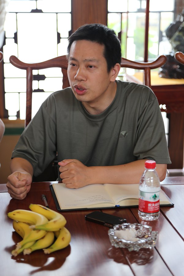 省書協(xié)秘書長李勁松做整體工作匯報(bào)