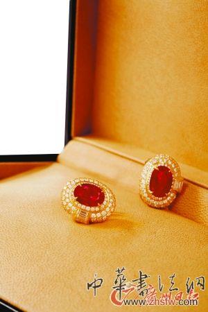 5.6克拉天然緬甸抹谷鴿血紅紅寶石耳環(huán)。