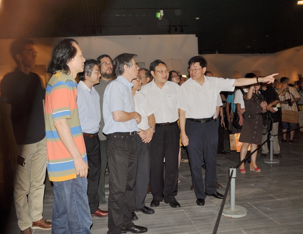 漳州市百名書畫名家作品展在福州濃墨登場