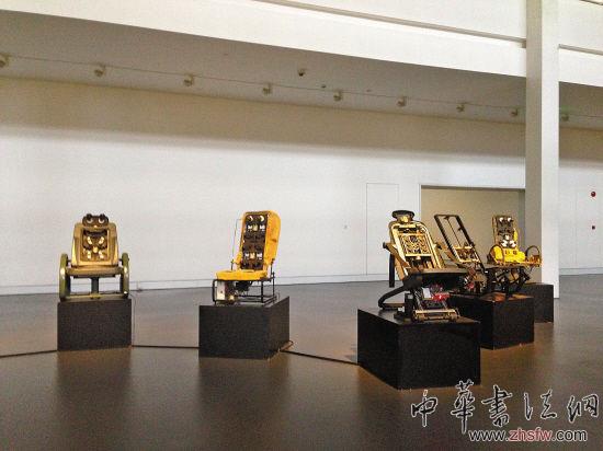 楊振中《按摩椅：后來(lái)，愛(ài)迪生的直流電輸給了交流電按摩椅》