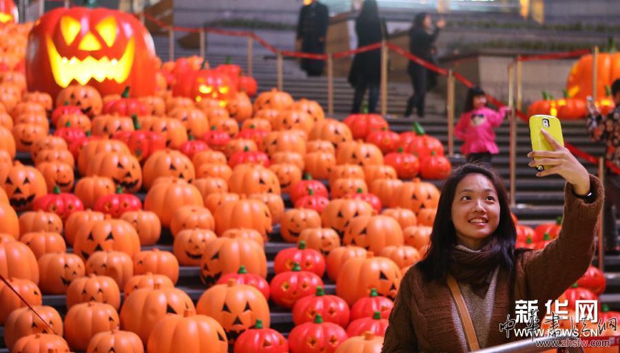 “南瓜燈”亮相沈陽(yáng) (晚報(bào))(1)“南瓜燈”亮相沈陽(yáng)