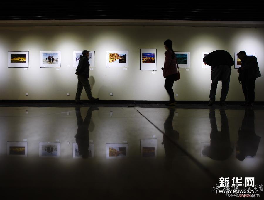 （晚報(bào)）（2）首屆&ldquo;絲綢之路&rdquo;全國(guó)攝影藝術(shù)大展連云港開(kāi)展