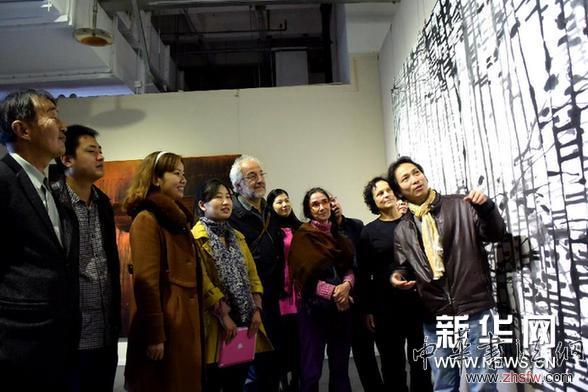 法國新現(xiàn)實主義畫家聚首北京 圖 (晚報)(1)法國新現(xiàn)實主義畫家聚首北京