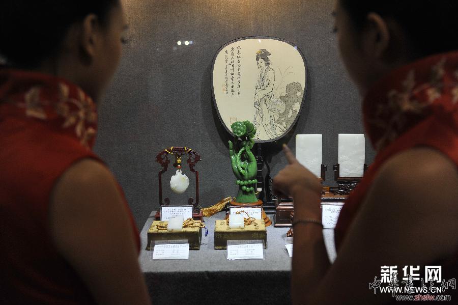 （晚報(bào)）（3）中國玉石雕刻第四屆&ldquo;陸子岡&rdquo;杯獲獎(jiǎng)作品晉京展開幕