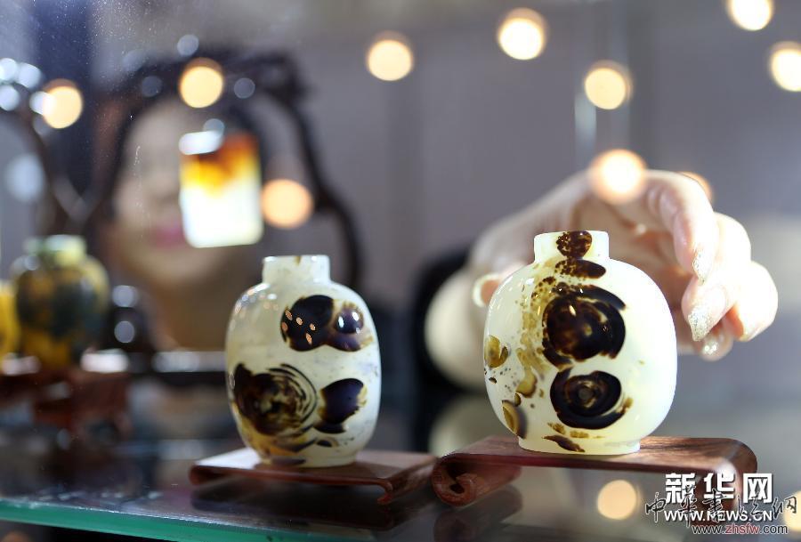 沈陽:珠寶玉石爭奇斗艷 圖 (晚報(bào))(1)沈陽:珠寶玉石爭奇斗艷