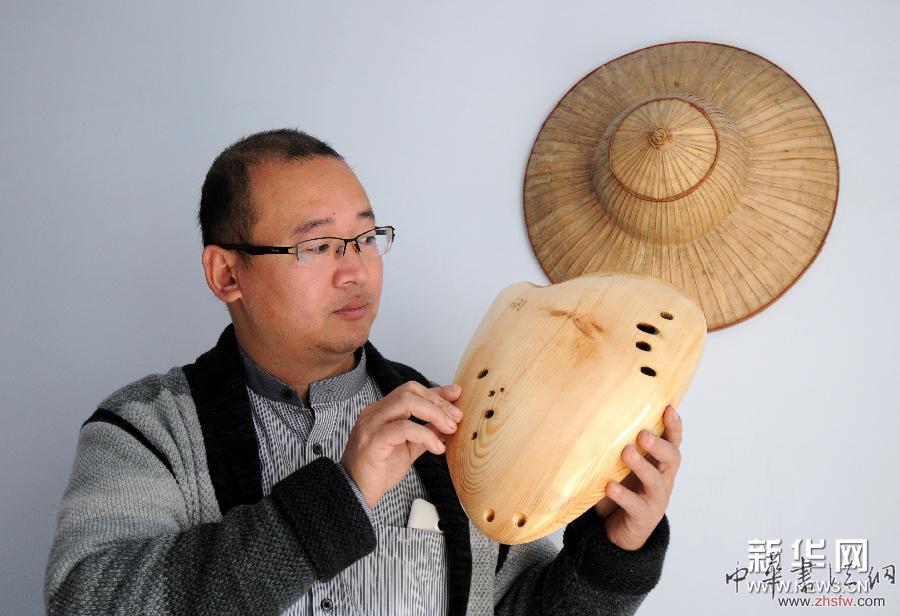 （晚報(bào)）（1）河北邢臺(tái)陶笛藝人9年研制百余種木質(zhì)陶笛