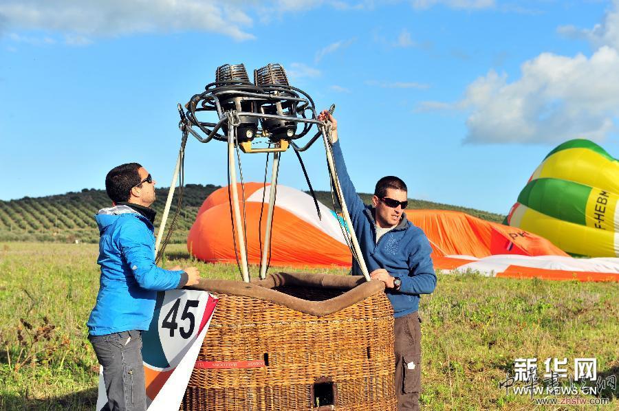 葡萄牙舉行第18屆國際熱氣球節(jié) 組圖 (國際)(4)葡萄牙舉行第18屆國際熱氣球節(jié)