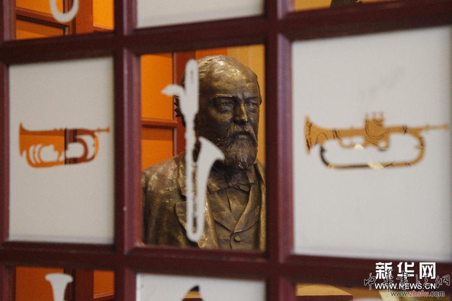 （國(guó)際）（1）風(fēng)韻薩克斯之鄉(xiāng)&mdash;&mdash;比利時(shí)小城迪南